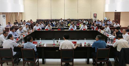 省國(guó)資委黨委副書(shū)記、副主任陳志忠 在青海物產(chǎn)集團(tuán)講專(zhuān)題黨課